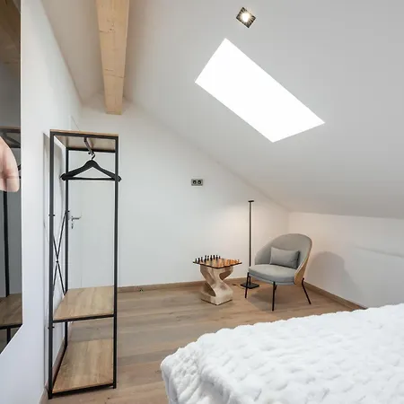 Apartment Nochebuena, Alpe D'huez - By Emerald